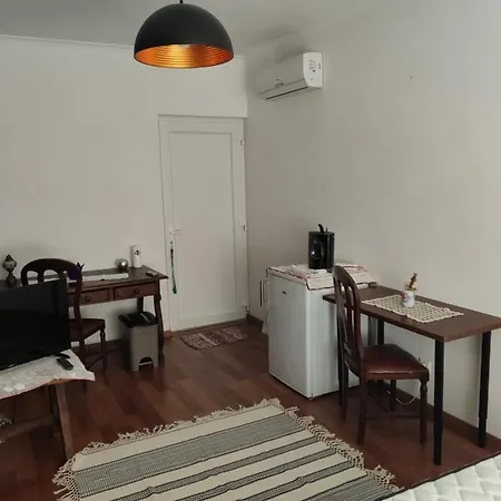 Pensión Quarto Independente Em