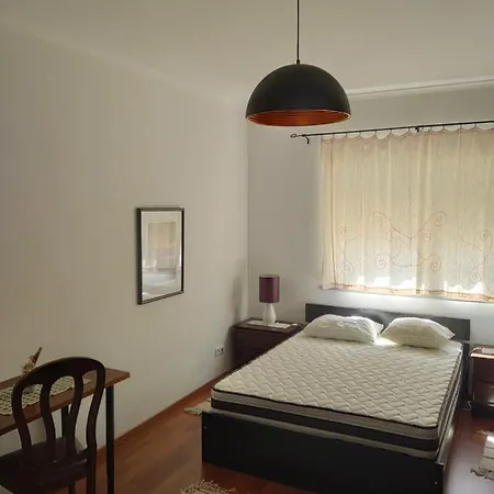 Quarto Independente Em Tavira